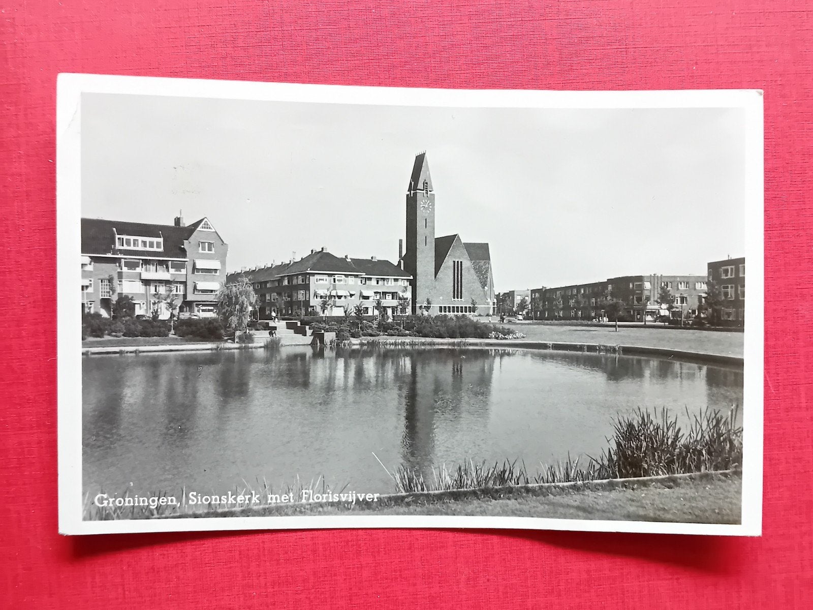 Groningen, Sionskerk met Florisvijver - Oude Ansichtkaart, Ophalen of Verzenden, 1940 tot 1960, Gelopen, Groningen
