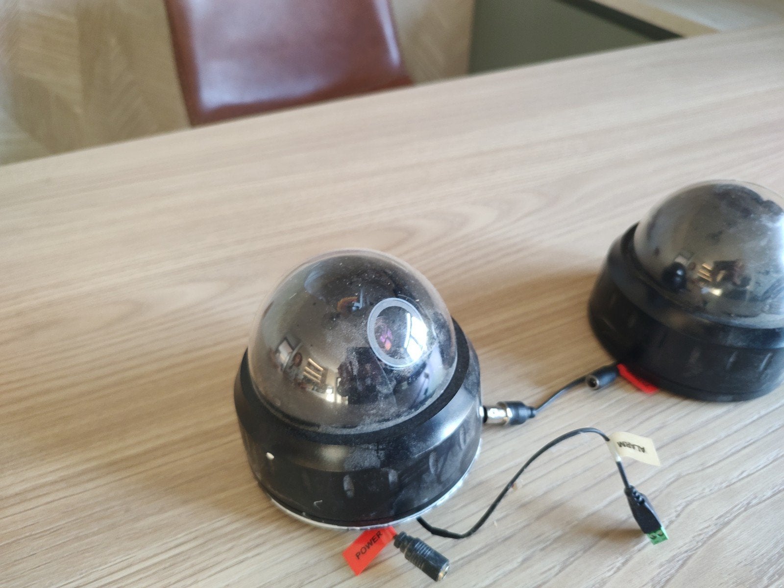 VIEW Hi-Res Indoor Dome Camera (2 stuks), Ophalen of Verzenden, Gebruikt, Binnencamera