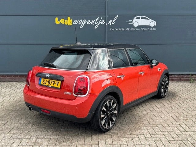 Mini 5-Deurs 1.5 Cooper Chili *head up *navi *p-sensor v+a, Voorwielaandrijving, 136 pk, Gebruikt, Overige kleuren