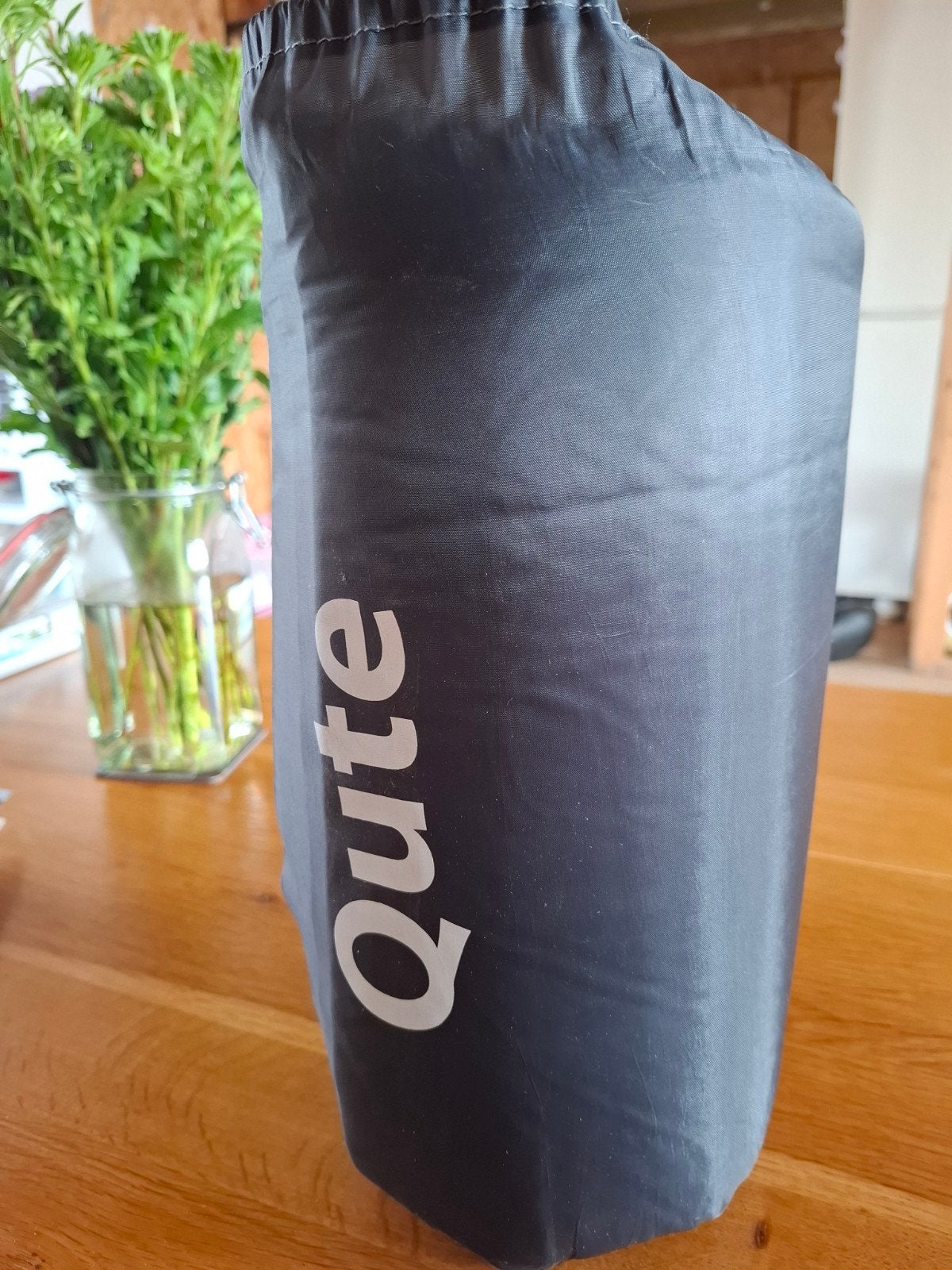 Qute campingbedmatrasje, self-inflatable. Zo goed als nieuw!, Ophalen of Verzenden, Zo goed als nieuw
