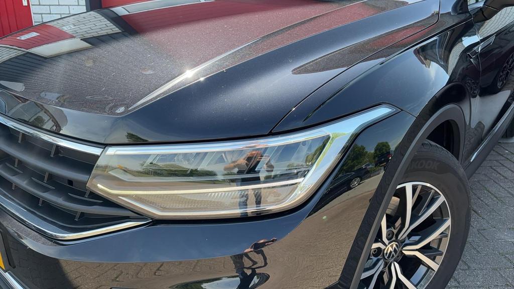 Volkswagen Tiguan 1.5 TSI Life Business FULL LED / CAMERA /, Auto's, Voorwielaandrijving, 1404 kg, Zwart, Origineel Nederlands