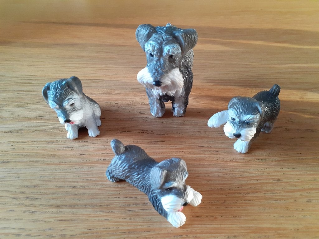 plastic schnauzer hondjes speelgoed barbie poppen, Verzamelen, Ophalen of Verzenden, Gebruikt, Overige typen