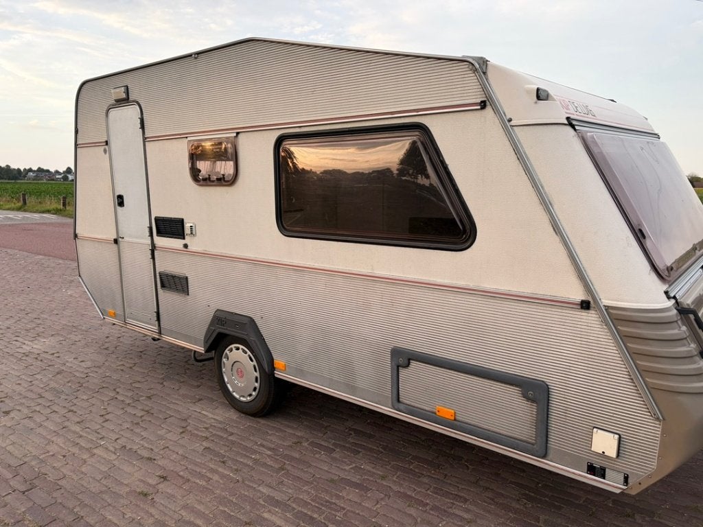 Kip de Luxe (KL-42-TLB) met voortent, Caravans en Kamperen, Caravans, Overige typen, Kip, Bedrijf, Treinzit