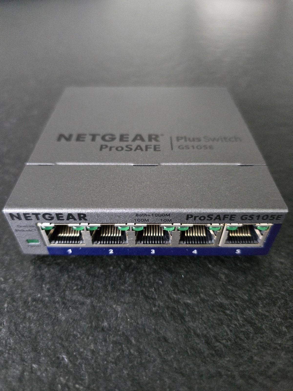 NETGEAR ProSAFE Plus Switch GS105E | ZGAN, Ophalen of Verzenden, Zo goed als nieuw