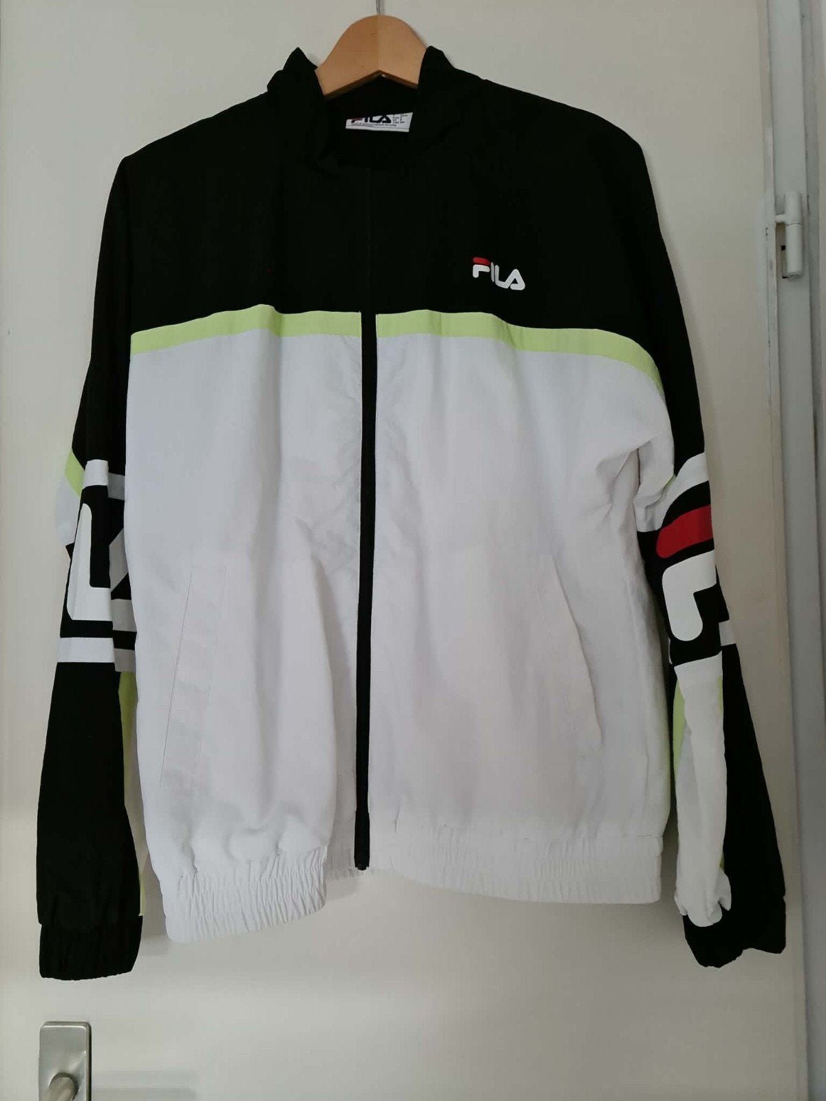 Fila windjack zwart/wit/geel - Maat M, Maat 38/40 (M), Zwart, Ophalen of Verzenden, Zo goed als nieuw