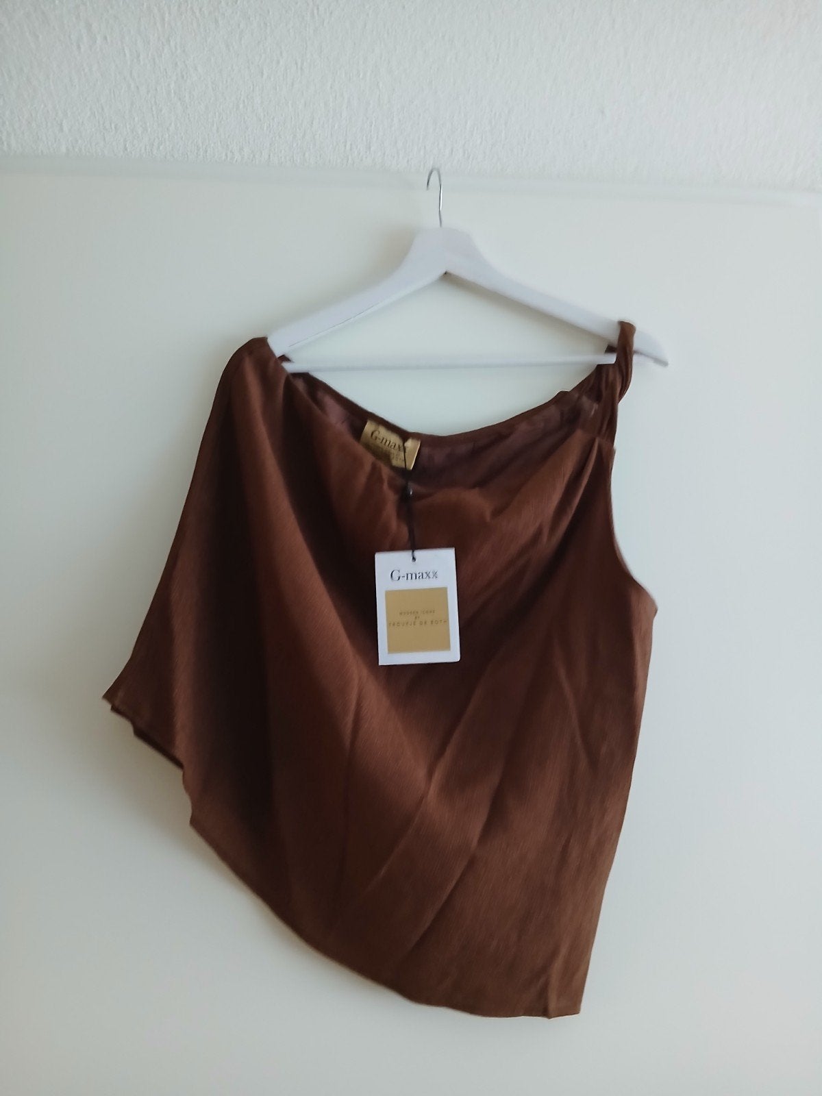 Mooie one shoulder top mét prijskaartje van G-MAXX. Maat XL., Kleding | Dames, Tops, Bruin, Verzenden, Maat 46/48 (XL) of groter
