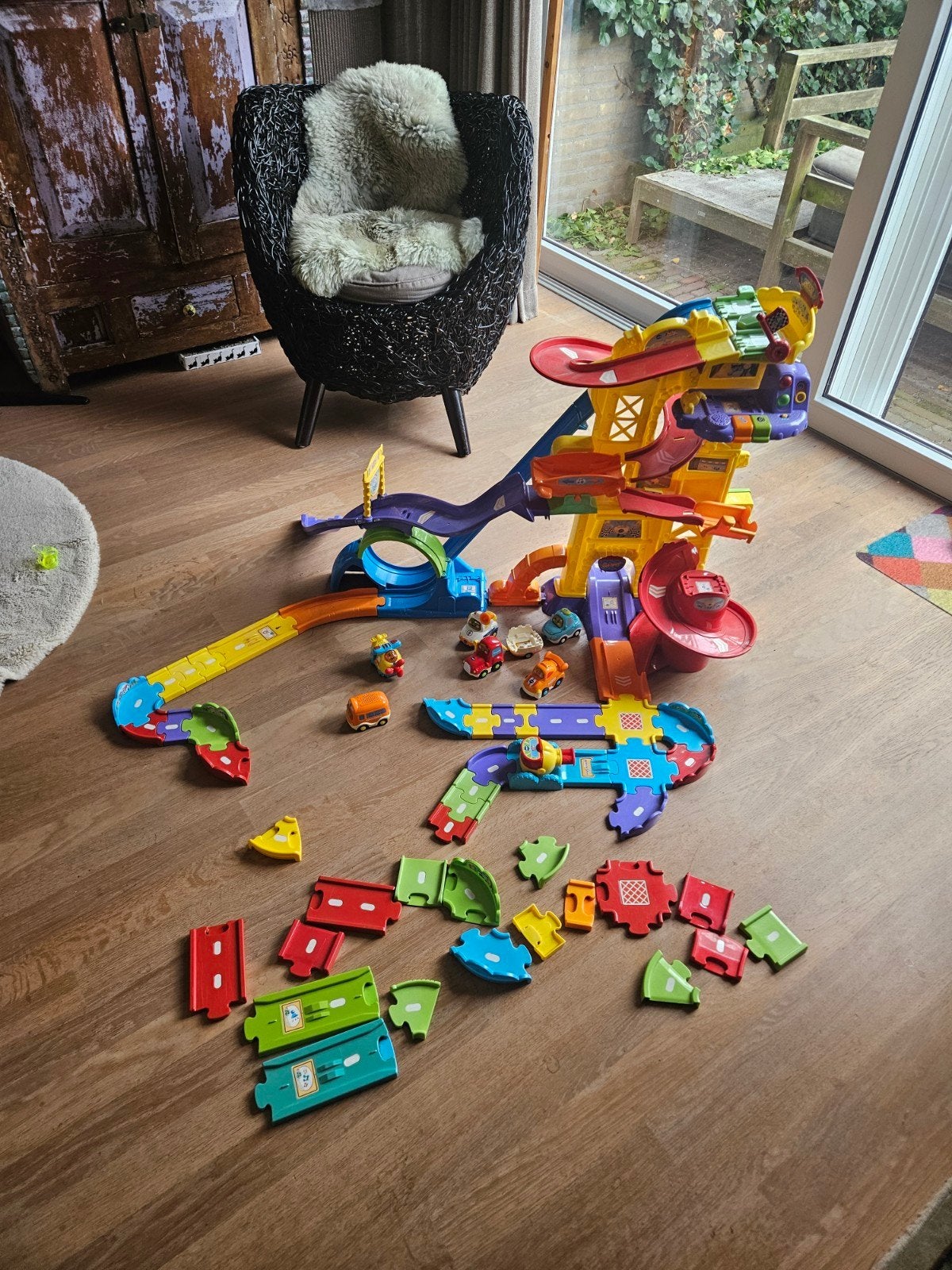 Vtech stunt baan met 6 autos, Ophalen, Gebruikt