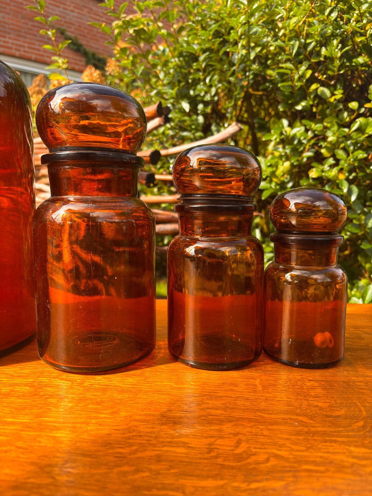 Vintage Amberkleurige Glazen Apothekerspotten met Stoppen, Antiek en Kunst, Ophalen