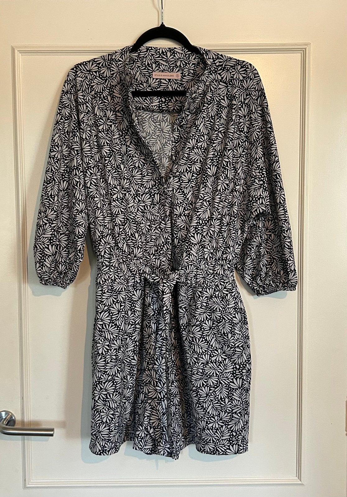 Niewe Zwarte Witte Studio Anneloes Playsuit, broekpakje in S, Kleding | Dames, Jumpsuits, Ophalen of Verzenden, Nieuw, Maat 36 (S)