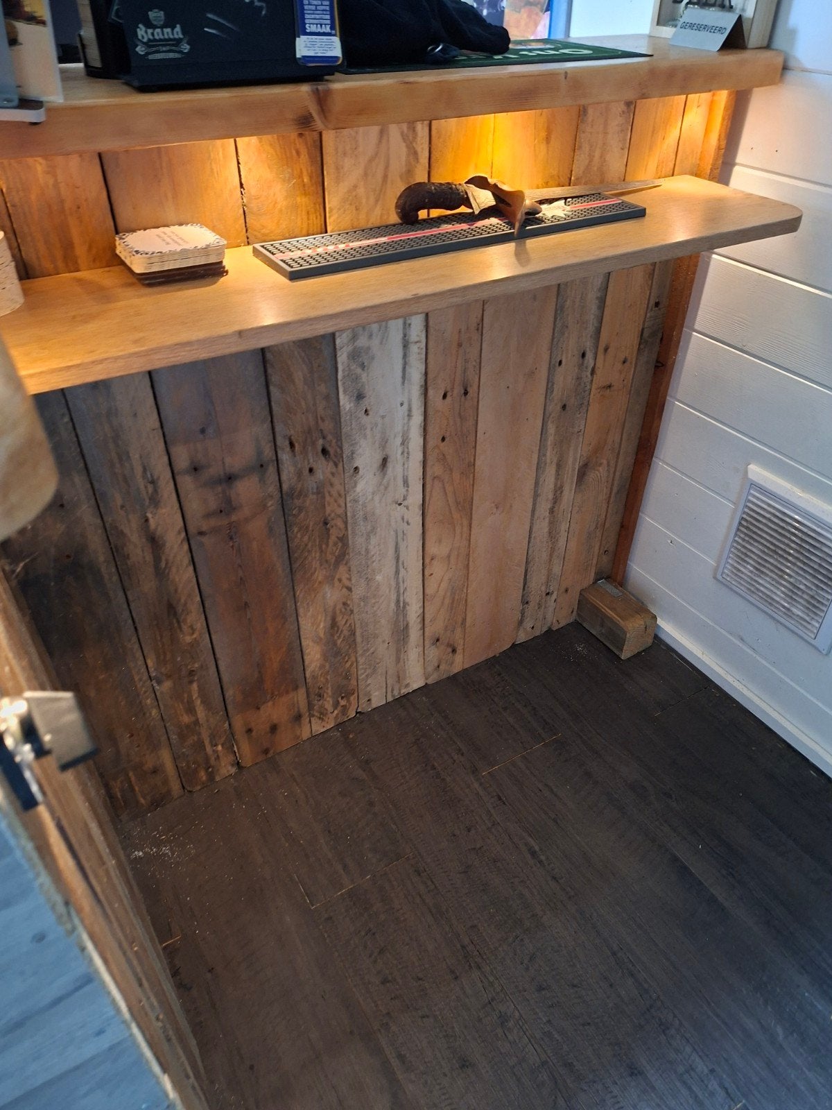 mooie bar te koop - eventueel met extra barkrukken, Ophalen, Gebruikt, Inclusief barstoelen