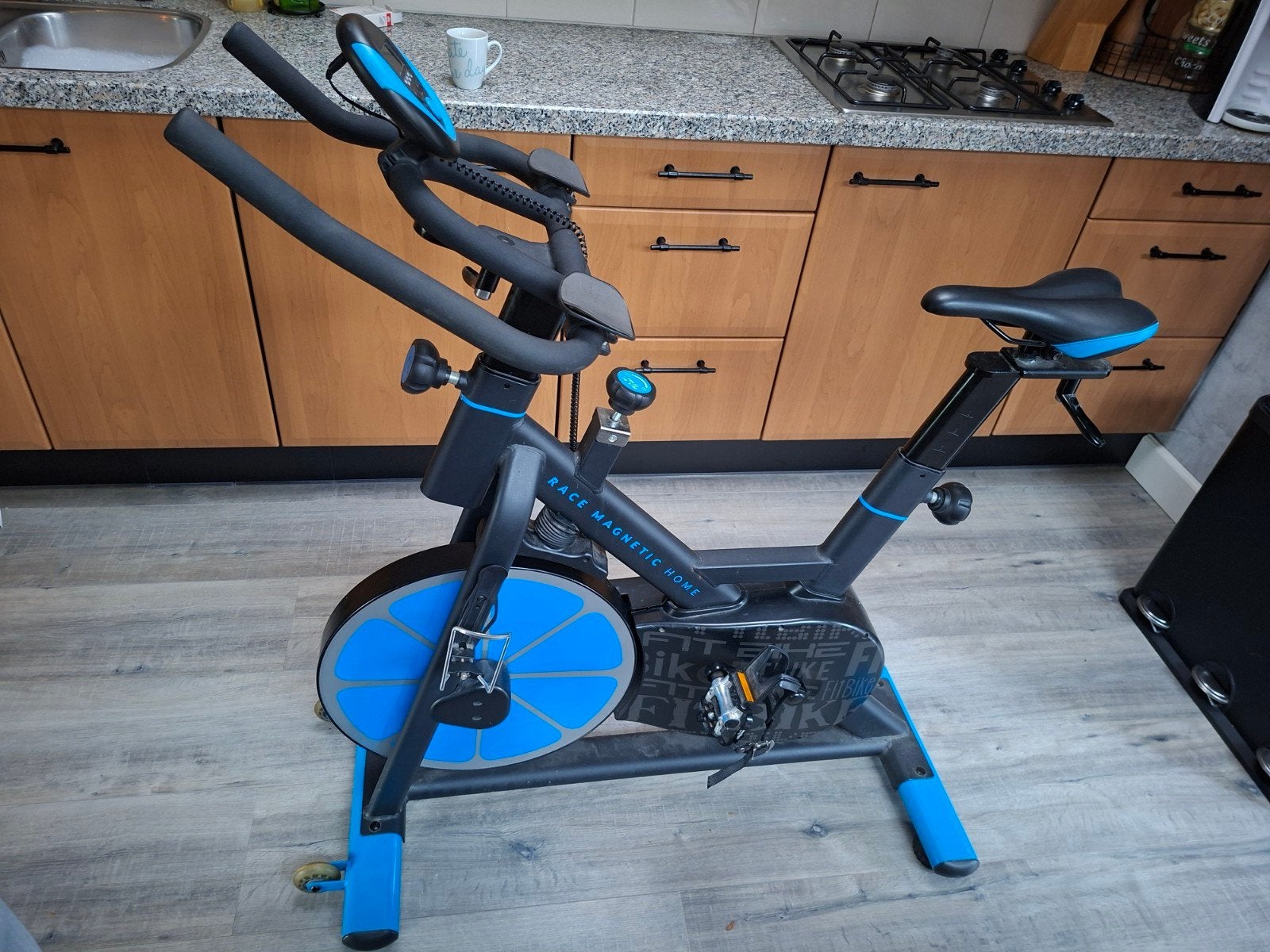 Fitbike Race Magnetic Home. Spinning fiets magnetische weers, Sport en Fitness, Ophalen, Gebruikt, Benen, Spinningfiets
