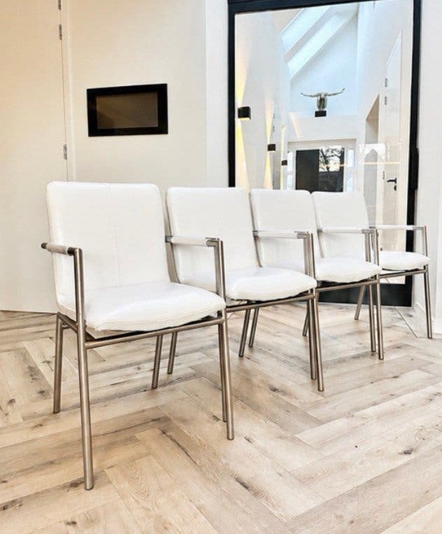Vier wit lederen Henders en Hazel Dafur design stoelen, Huis en Inrichting, Stoelen, Ophalen, Dafur, -, Wit