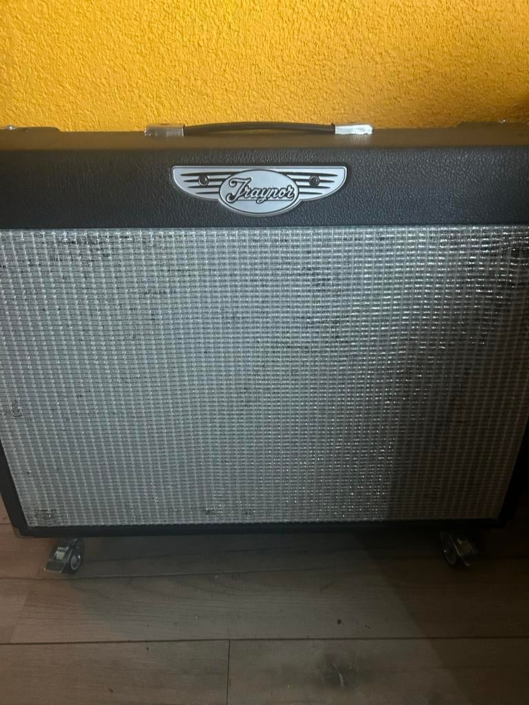 Traynor YCV80 Custom Valve 2x12 Gitaarversterker, Ophalen, Zo goed als nieuw, Gitaar, 100 watt of meer