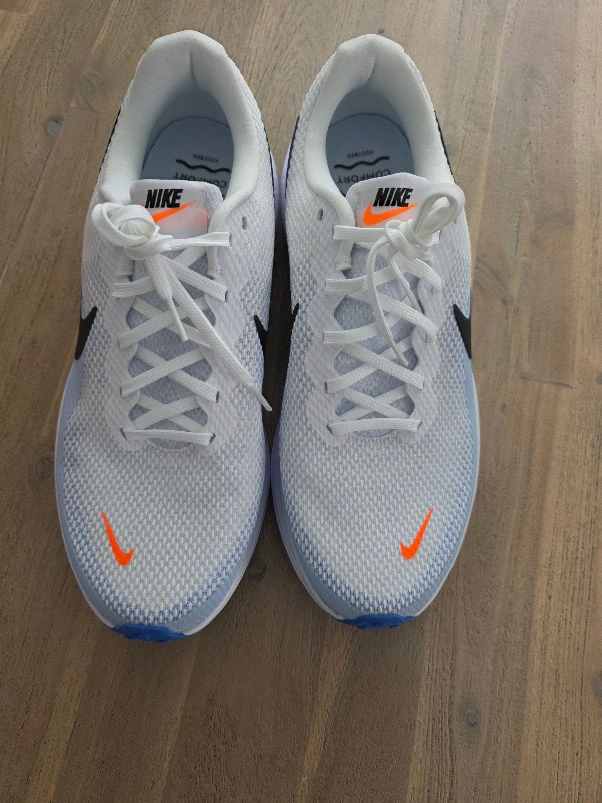 Nike Revolution 8 Hardloopschoenen - Maat 46, Kleding | Heren, Schoenen, Nieuw, Sportschoenen, Wit, Ophalen of Verzenden