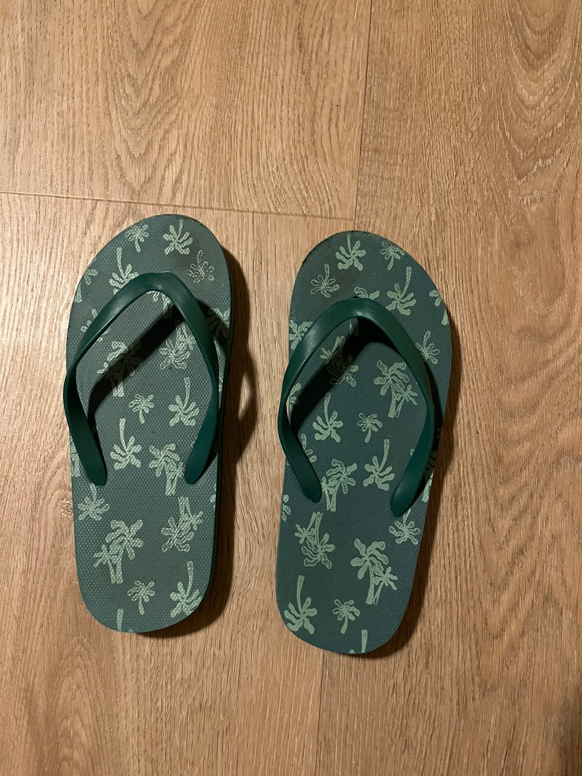 Slippers jongen maat 32 / 33 mooie staat, Ophalen of Verzenden, Zo goed als nieuw, Jongen, Overige typen