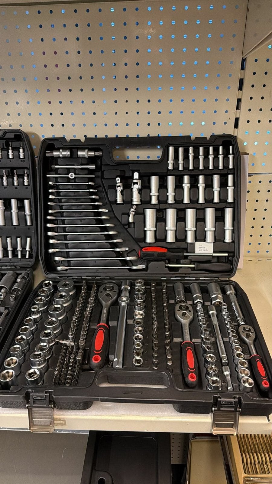 Gereedschapsset met doppen en ratels, Ophalen, Nieuw, Gereedschapsset, Overige merken