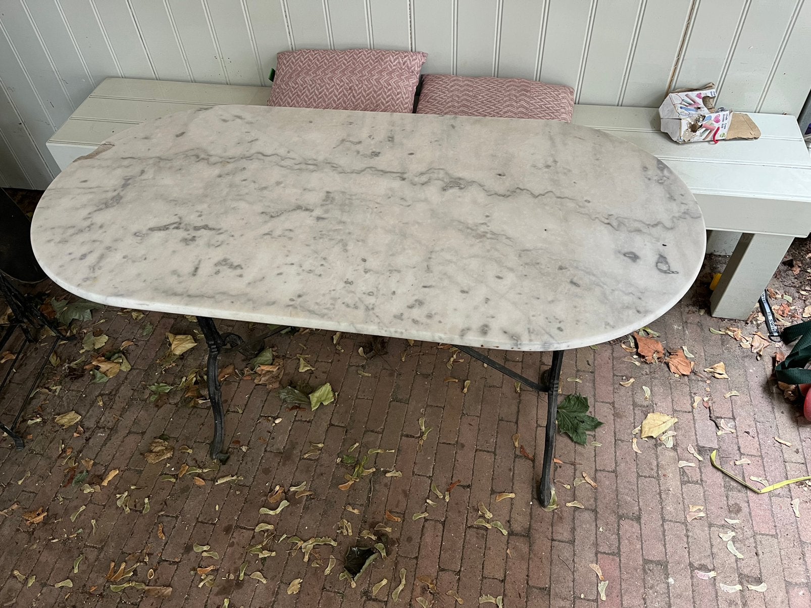 Aangeboden: tuintafeltje met marmeren blad, Tuin en Terras, Tuintafels, Ophalen, Gebruikt, Ovaal, Overige materialen