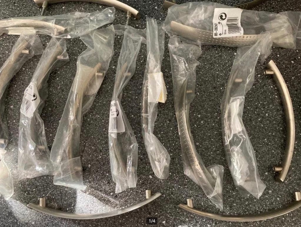 18 keukenkast greepjes RVS, Huis en Inrichting, Gebruikt, Minder dan 100 cm, 25 tot 50 cm, Zilver