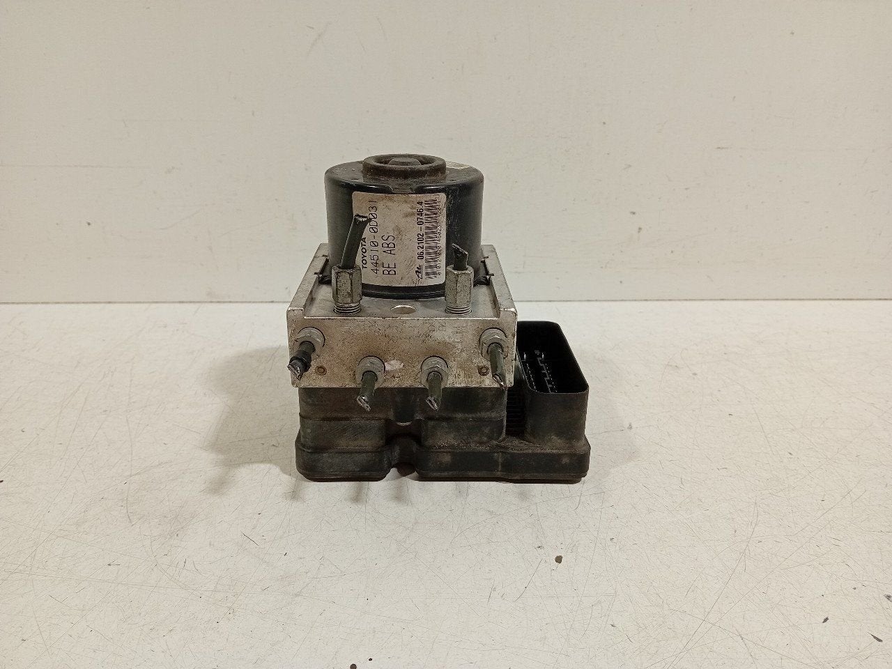 Abs pomp Toyota Yaris, Onderdelen@venauto.nl, Van der Ven Autorecycling B.V., Gebruikt, Ettenseweg 76, 4706 PB Roosendaal, The Netherlands