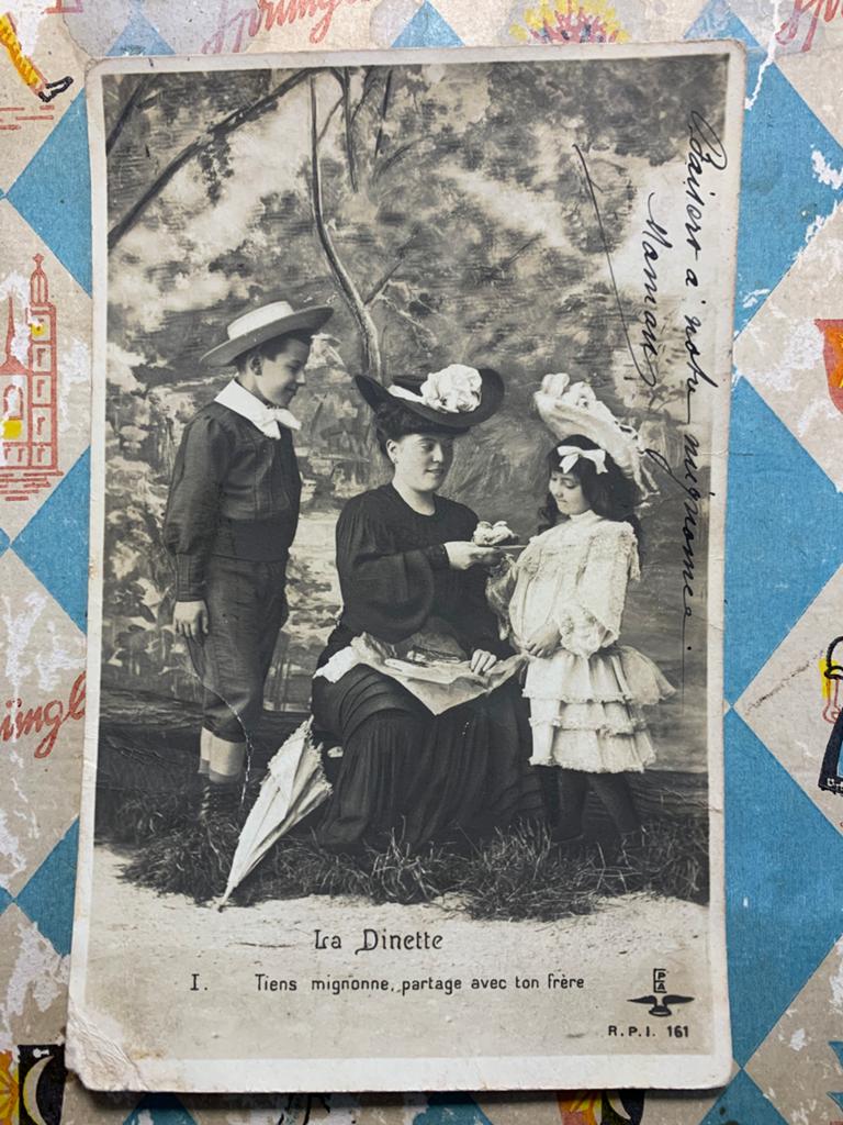 1905 La Dinette - moeder met zoon en dochter (RR), Ophalen of Verzenden, Voor 1920, Gelopen, Kinderen
