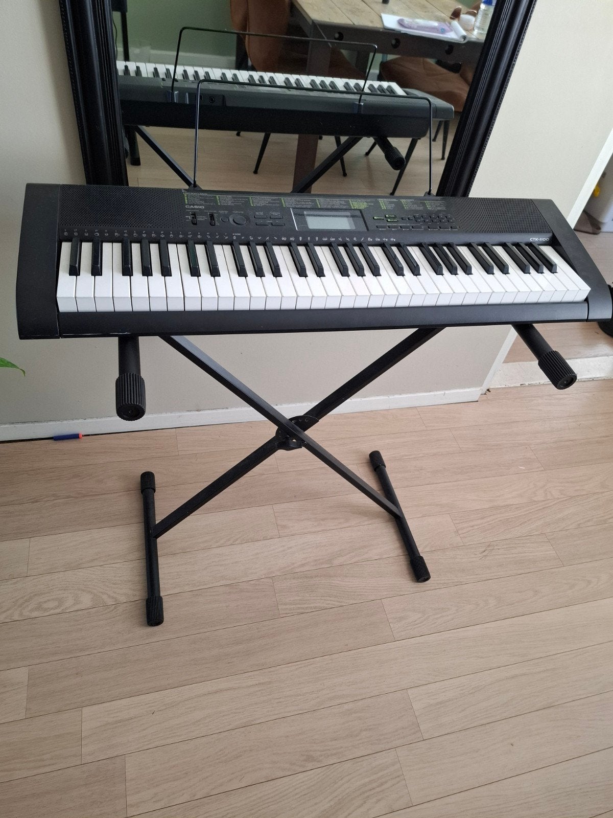 Mooie Casio CTK- 1100 keyboard. Incl standaard, Ophalen, Zo goed als nieuw, 61 toetsen, Casio