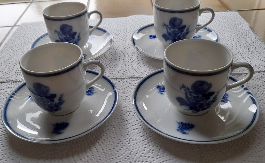 4 kop en schotel Delfts blauw Maastricht Mosa, Ophalen