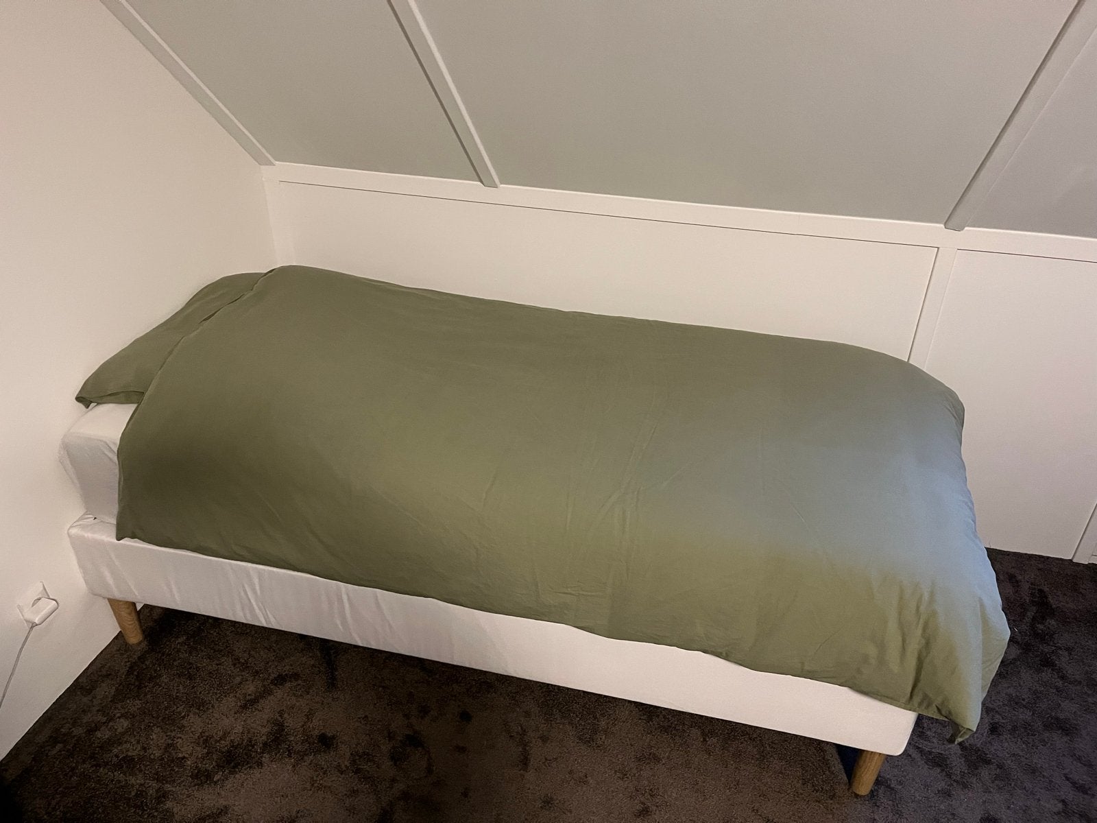IKEA boxspring inclusief linnen en dekbed, nieuw