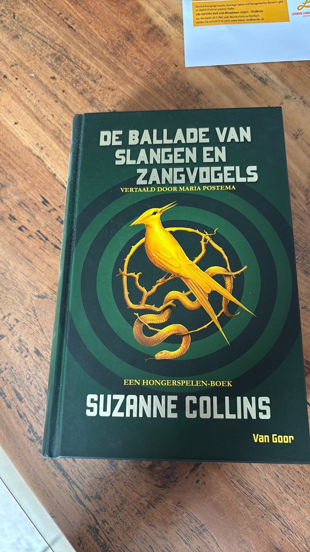 2 boeken hungergames, Boeken, Ophalen of Verzenden, Zo goed als nieuw