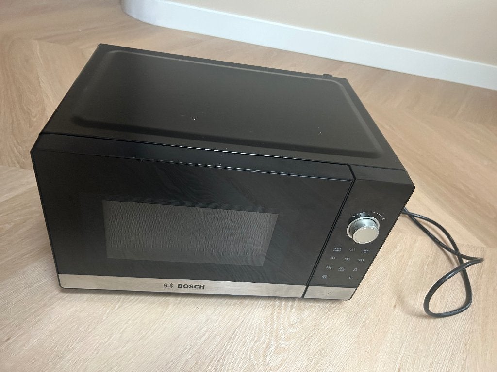 Als nieuw Magnetron Bosch FFL023MS2, Witgoed en Apparatuur, Ophalen, Minder dan 45 cm, Draaiplateau, Vrijstaand