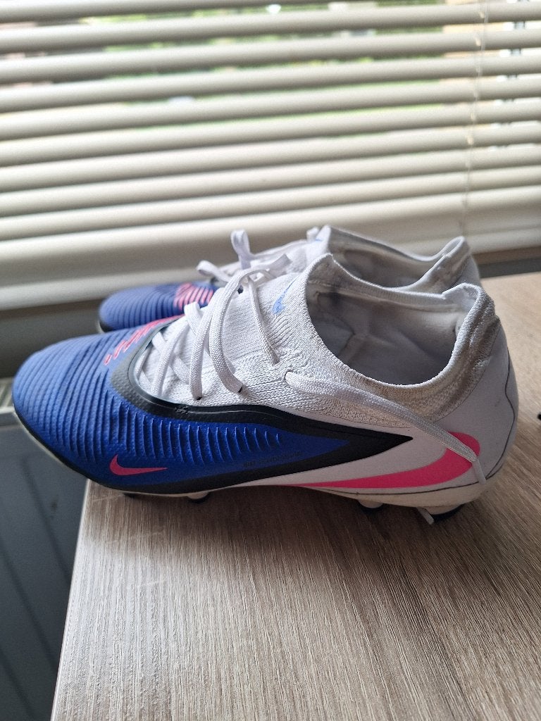 Voetbalschoenen - Nike Performance JR PHANTOM 6, Sport en Fitness, Voetbal, Maat XS of kleiner, Ophalen, Nieuw, Schoenen