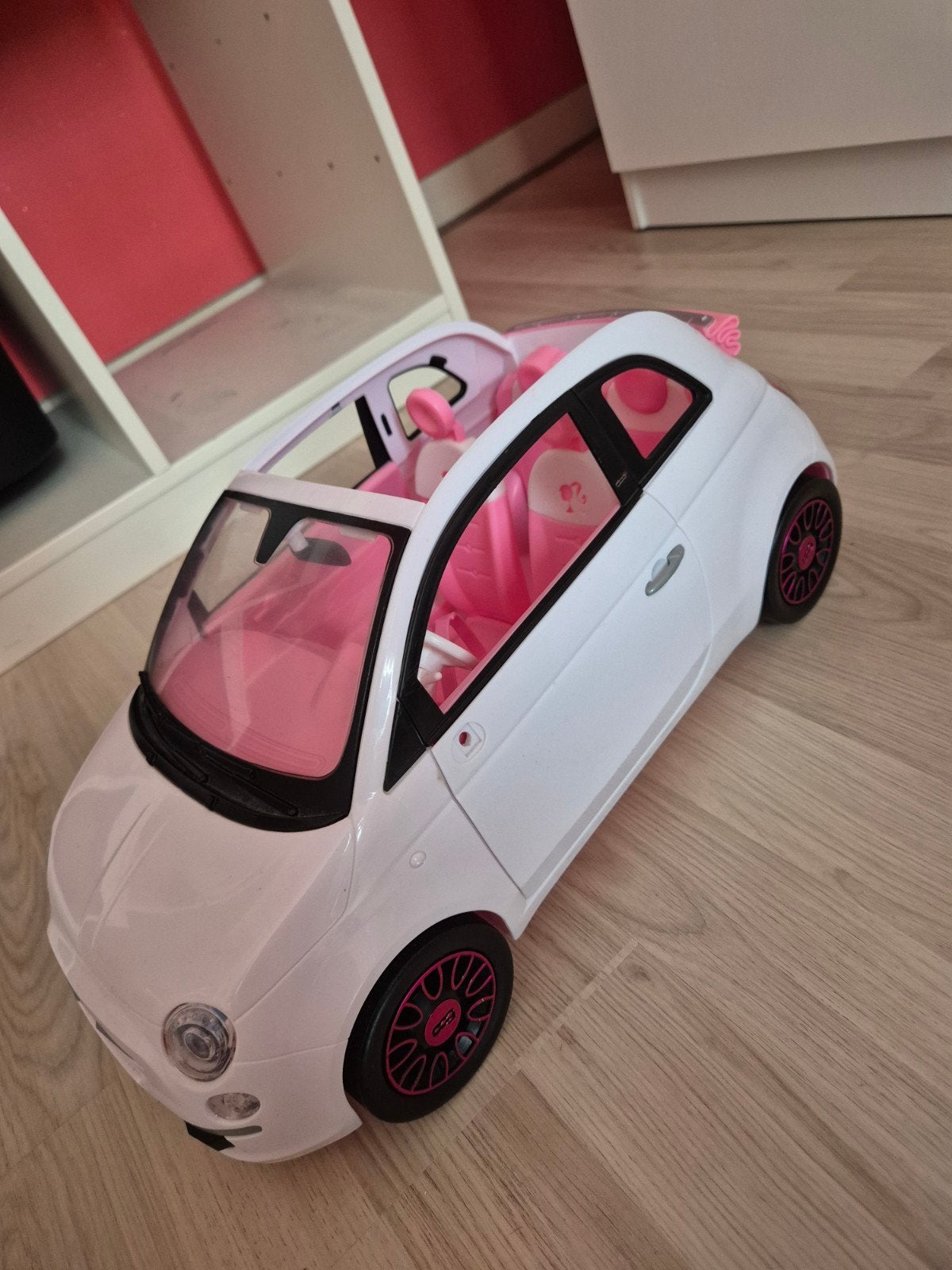 Barbie Fiat 500 Speelgoedauto - Wit met Roze Interieur, Ophalen of Verzenden, Gebruikt