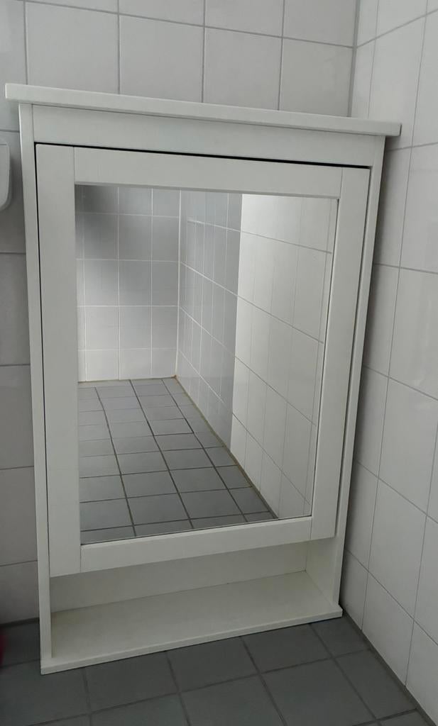 Badkamer spiegelkast. Wit. 97x63x15 cm, Huis en Inrichting, Badkamer | Badkamermeubels, Ophalen, Spiegelkast, 50 tot 100 cm, Zo goed als nieuw