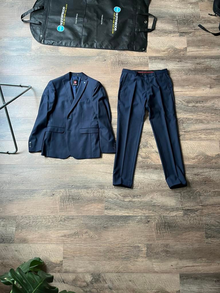 Stijlvol pak donker blauw - Club of Gents mt. 46, Ophalen, Zo goed als nieuw, Overige kleuren, Trouwpak
