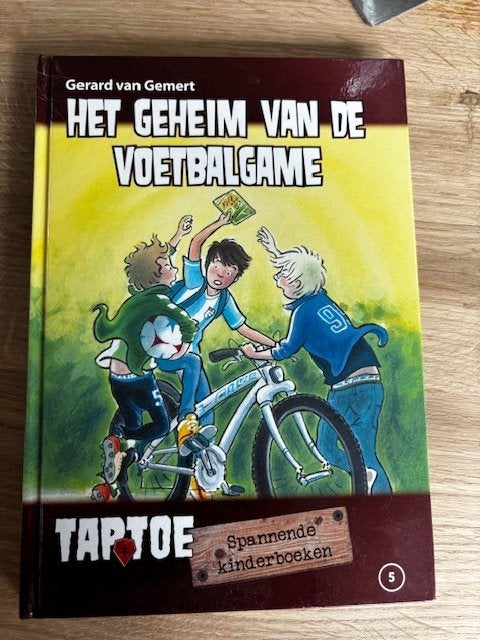 Het geheim van de voetbalgame, Boeken, Ophalen of Verzenden, Gelezen, Gerard van Gemert, Fictie algemeen