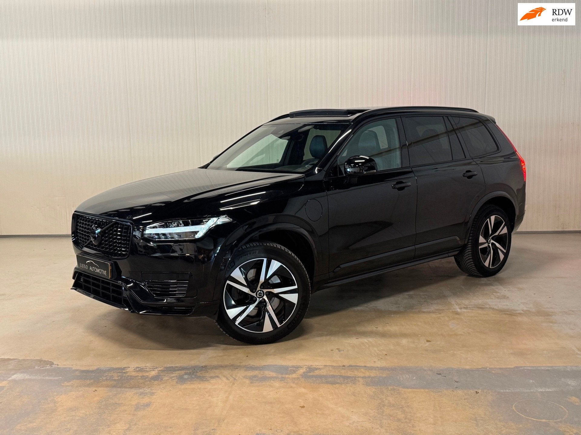 Volvo XC90 2.0 T8 Recharge AWD Core Bright | BLACK DESIGN |, Dealer onderhouden, 4 cilinders, 1969 cc, 7 stoelen
