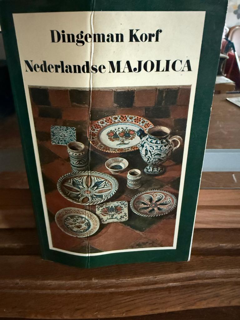 D. Korf - Nederlandse Majolica (1959), Boeken, Ophalen of Verzenden, Gelezen, Overige onderwerpen
