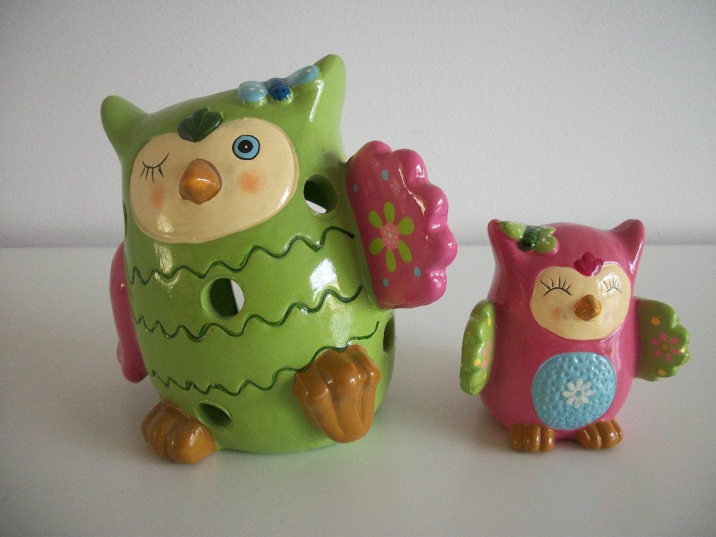 2 Uilen Uil in Groen en Roze - 12,5 en 7 cm hoog - zgan, Ophalen of Verzenden, Zo goed als nieuw, Dier
