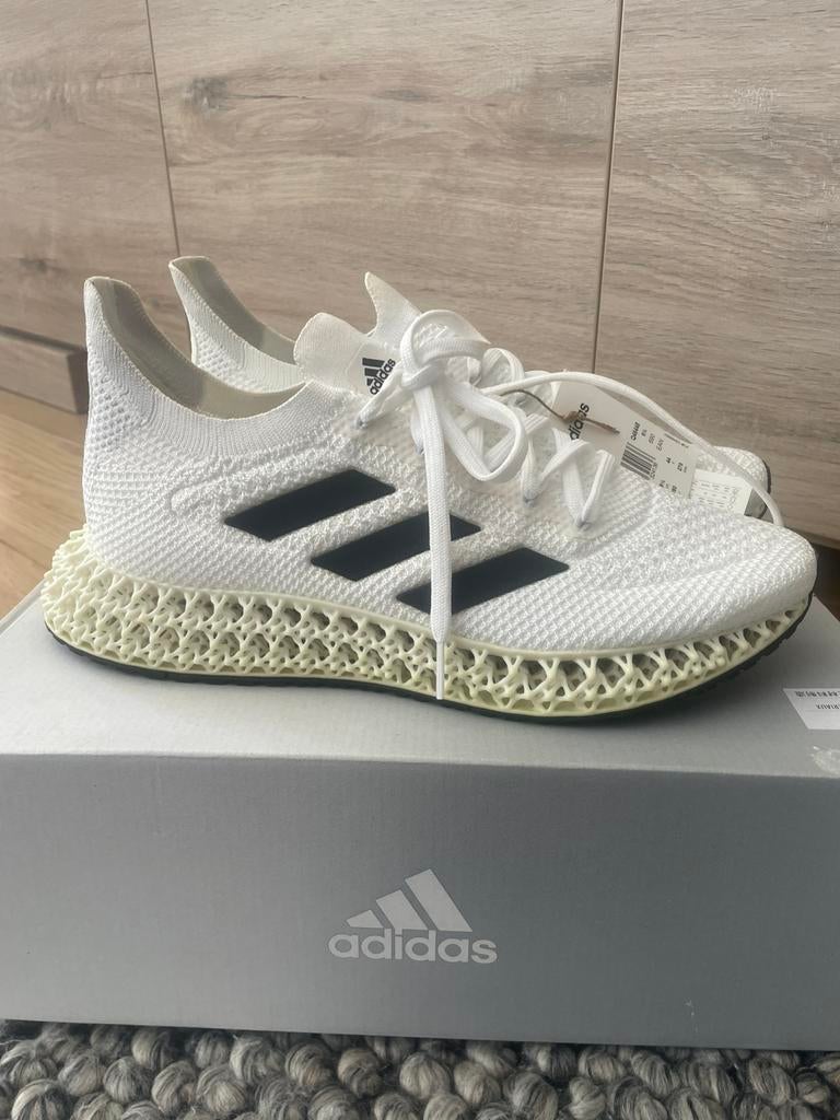 Adidas fwd1 4D  maat 44 helemaal nog nieuw, Wit, Nieuw, Ophalen of Verzenden, Sneakers of Gympen