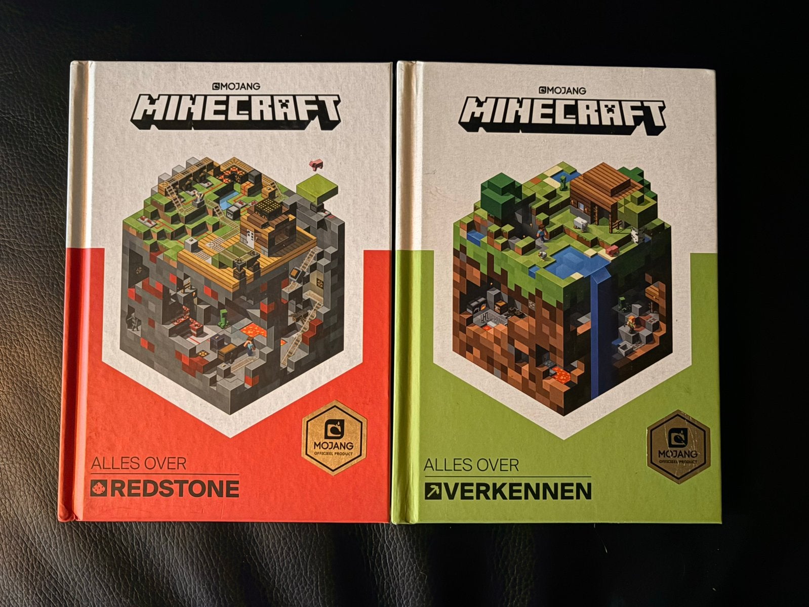 2x Minecraft boeken (Redstone en Verkennen), Boeken, Ophalen of Verzenden, Zo goed als nieuw