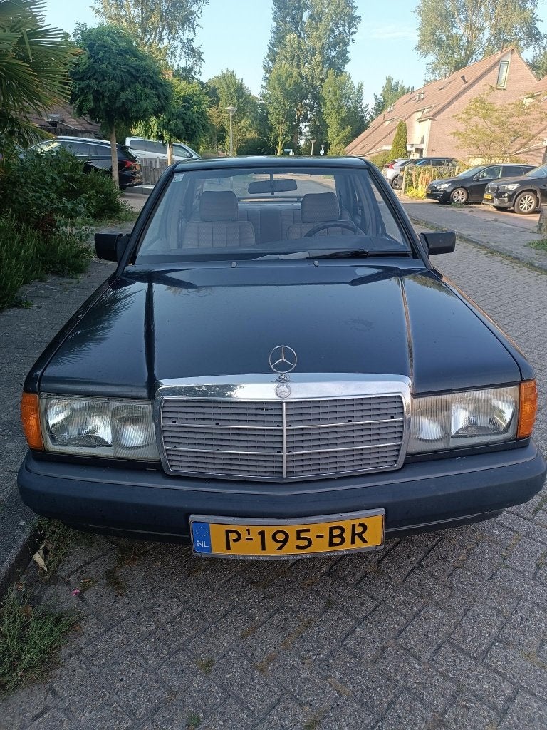 Mercedes-Benz Mercedes 1990 Zwart, Auto's, Mercedes-Benz, 4 cilinders, Zwart, 1797 cc, Handgeschakeld