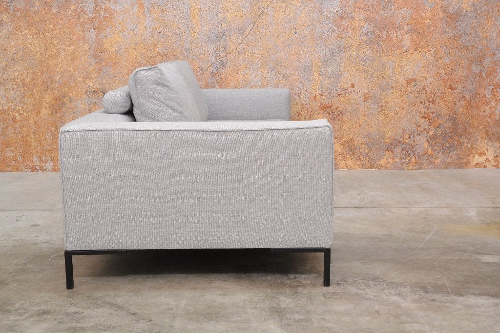 Nieuw beklede Design on Stock Aikon Lounge design bank, Huis en Inrichting, Banken | Bankstellen, Design on Stock, 150 tot 200 cm