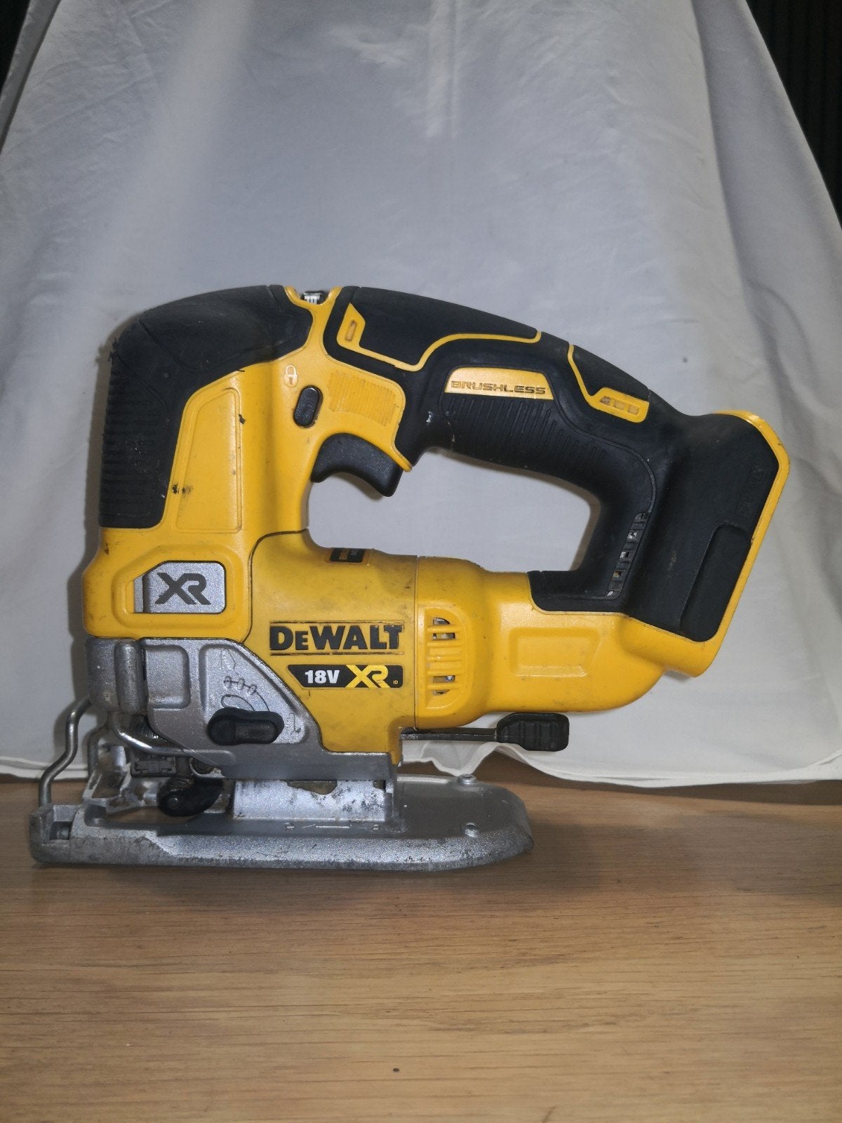 DeWalt DCS334 XR 18V Accu Decoupeerzaag, Doe-het-zelf en Verbouw, Gereedschap | Zaagmachines, Gebruikt, DeWalt, 600 tot 1200 watt