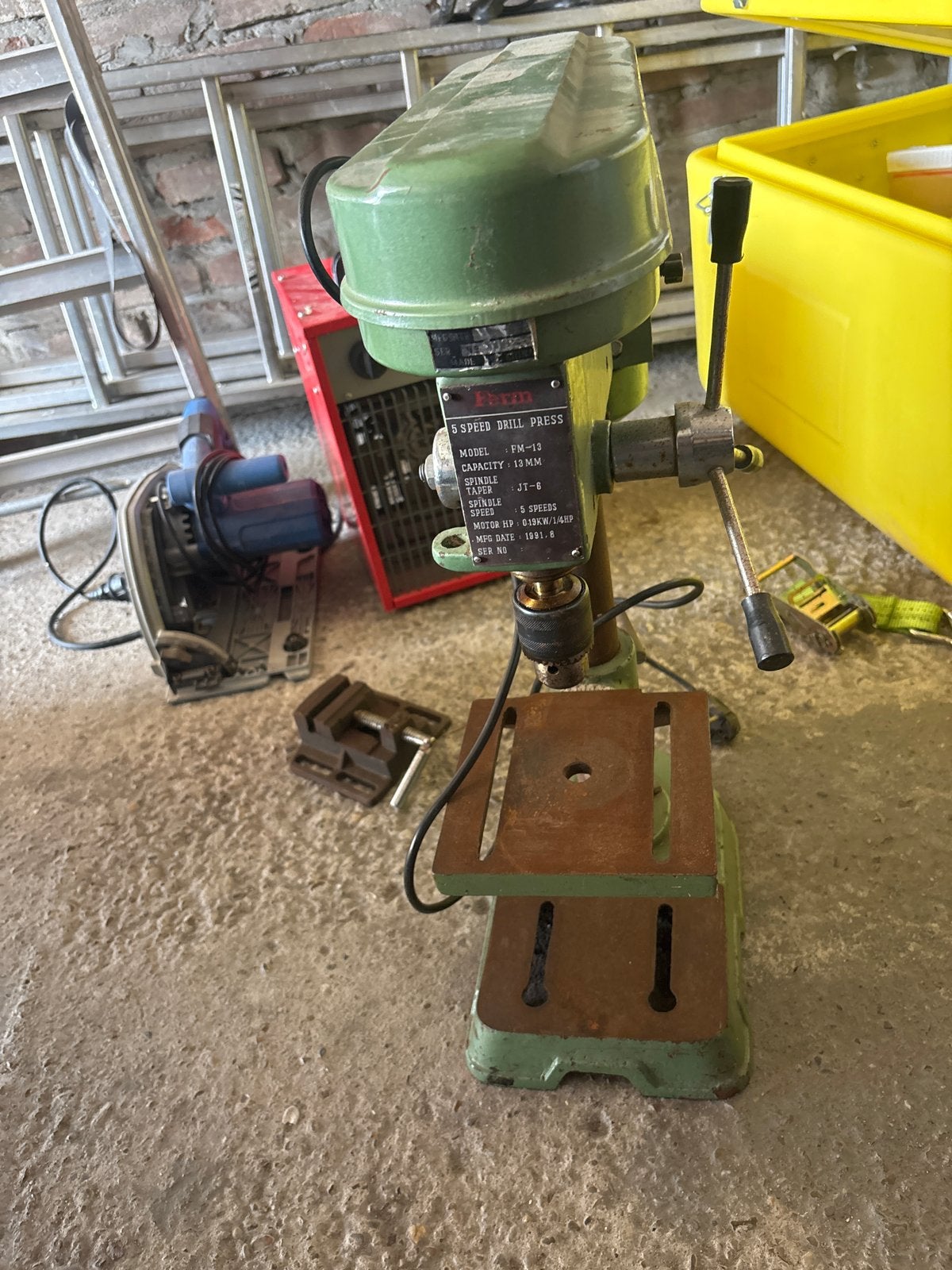 Kolomboor met zware voet - Onverwoestbaar, Ophalen, Gebruikt, Minder dan 400 watt, Kolomboormachine