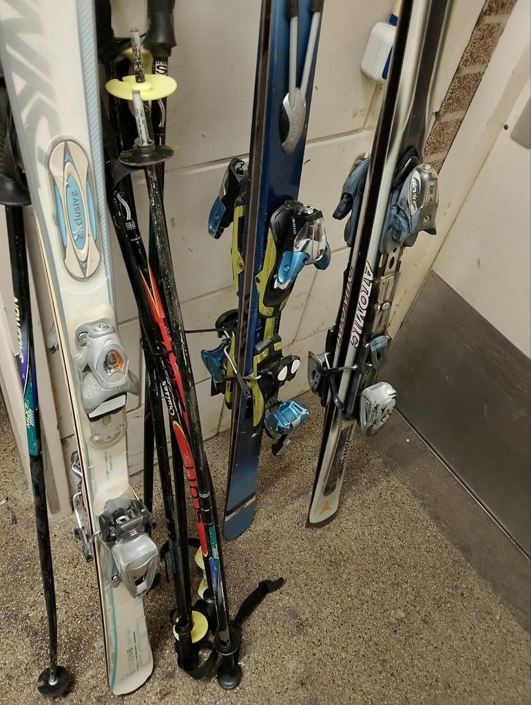 Diverse ski's en skistokken - Gebruikt,25 euro alles meeneme, 140 tot 160 cm, Gebruikt, Skiën, Ski's