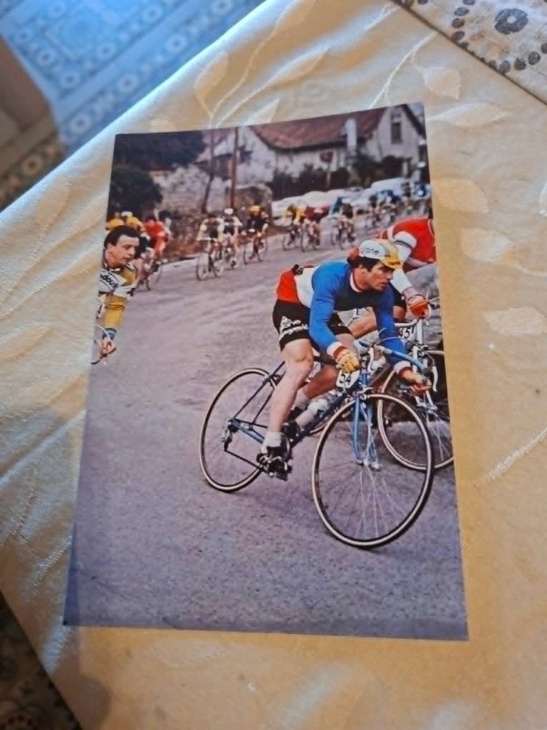 Foto (Repro) Bernard Hinault / Gitane, Verzenden, Zo goed als nieuw, Overige sporten, Poster, Plaatje of Sticker