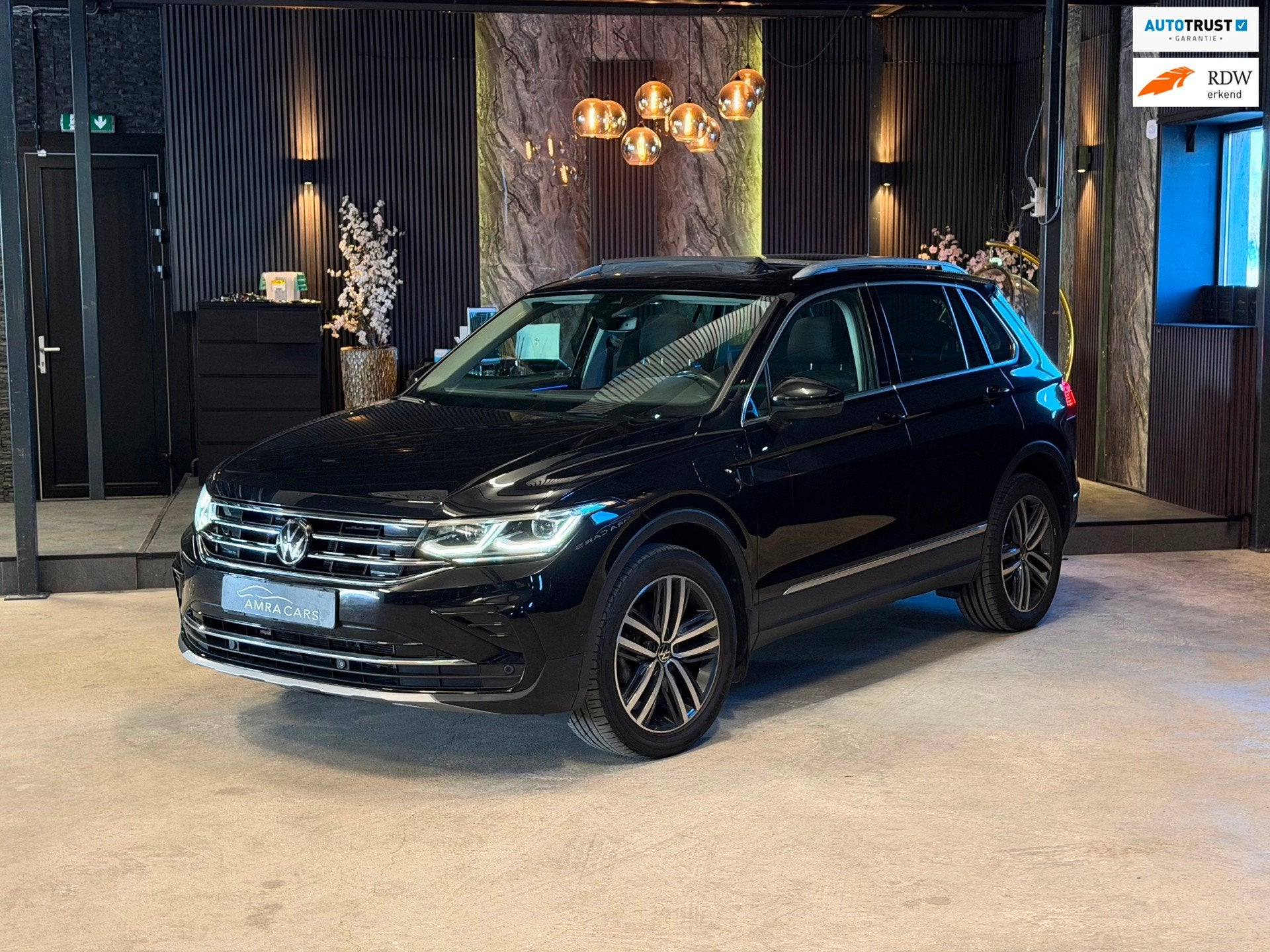 Volkswagen TIGUAN 1.4 TSI eHybrid R-Line|PANO|FULL OPTIONS, Auto's, Volkswagen, 1716 kg, 4 cilinders, 150 pk, Zwart