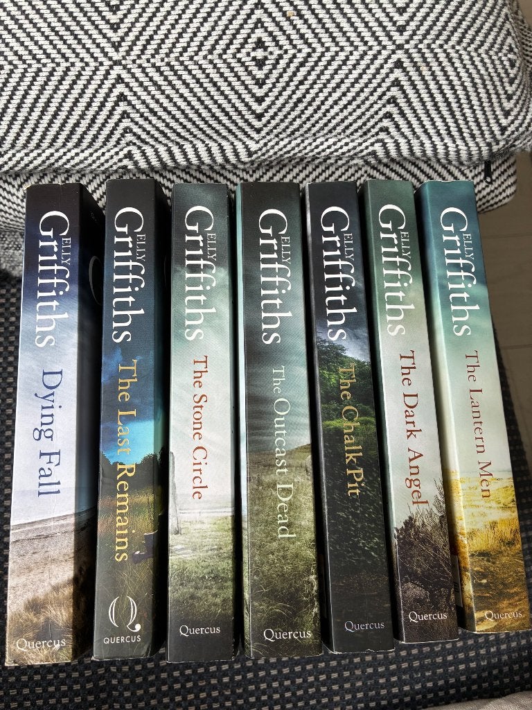 Ruth Galloway boeken Elly Griffiths engelstalig, Boeken, Ophalen, Zo goed als nieuw, Elly Griffiths