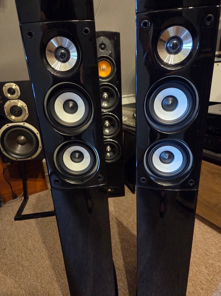 Kruger & Matz KM0501 Floorstanding speakers in Nieuwstaat, Vloerstaande luidspreker, Zo goed als nieuw, 60 tot 120 watt, Ophalen