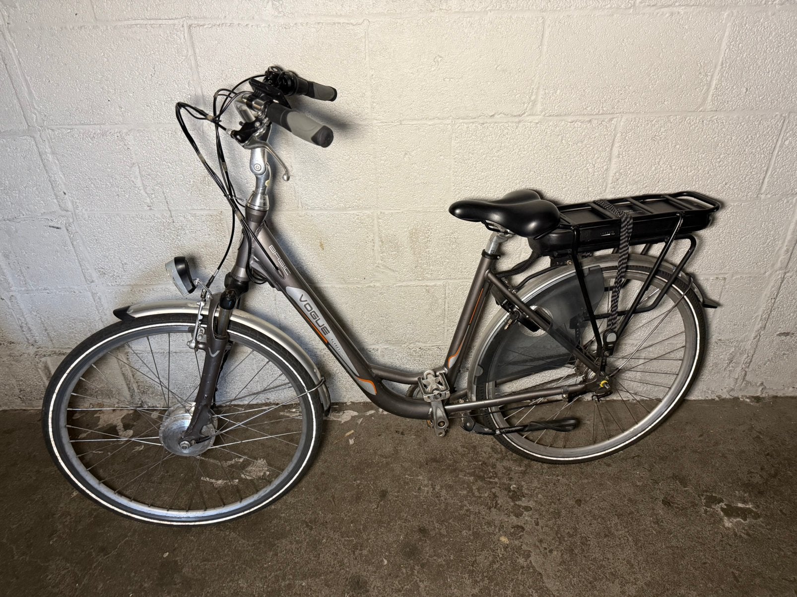 Elektrische fiets Vogue basic, Fietsen en Brommers, Fietsen | Dames | Damesfietsen, Zo goed als nieuw, Ophalen