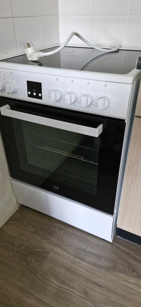 Etna Vrijstaand Inductie Fornuis met Oven, 60 cm of meer, Zo goed als nieuw, Energieklasse A of zuiniger, Inductie